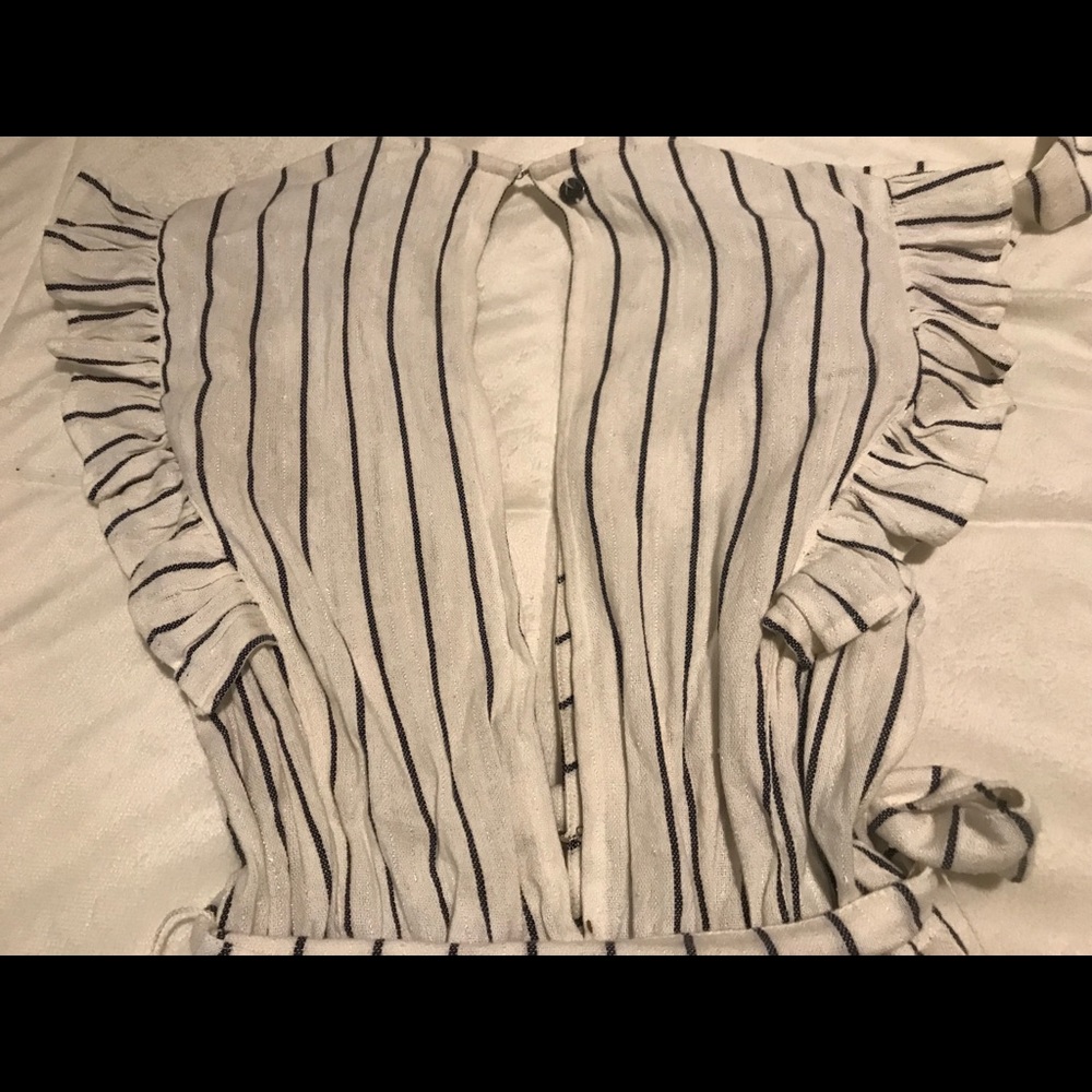 SOLD ‼️Lulu’s Billabong Ruffle Striped Romper - Picture 4 of 7
